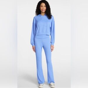 No Boundaries Star Hoodie & Fold over
Flare Pants Set. Size: LG | 2 Available |